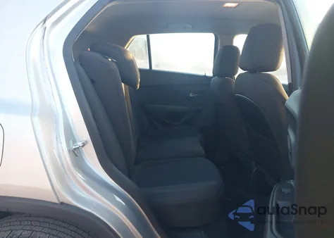 2017 Chevrolet Trax Ls z USA, uszkodzony, nr VIN KL7CJKSB8HB228409